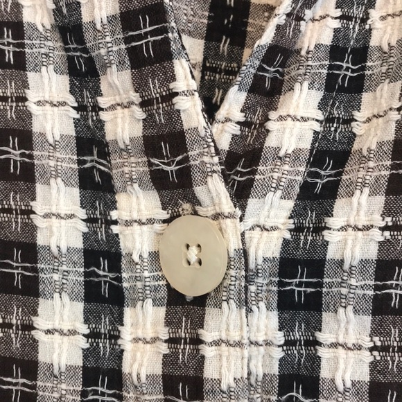 Baxter Wells blouse - Picture 2 of 3